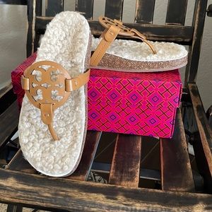 Tory Burch Miller Cloud Shearling Sandals sz 8 NIB